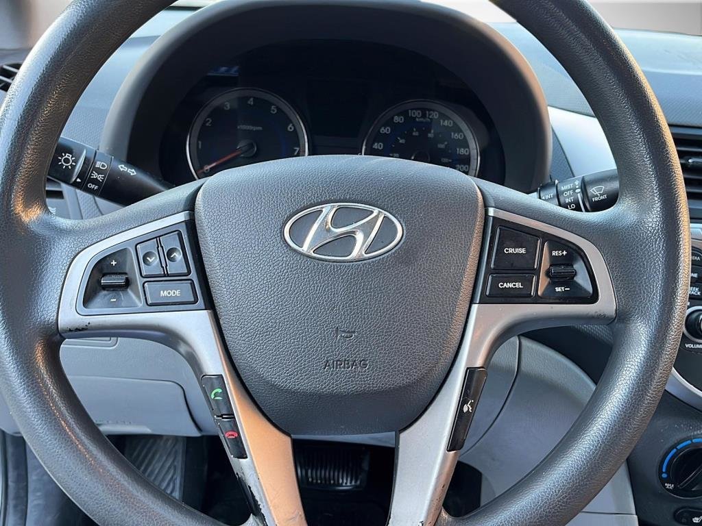 Hyundai Accent  2015 à Saint-Hyacinthe, Québec - 11 - w1024h768px