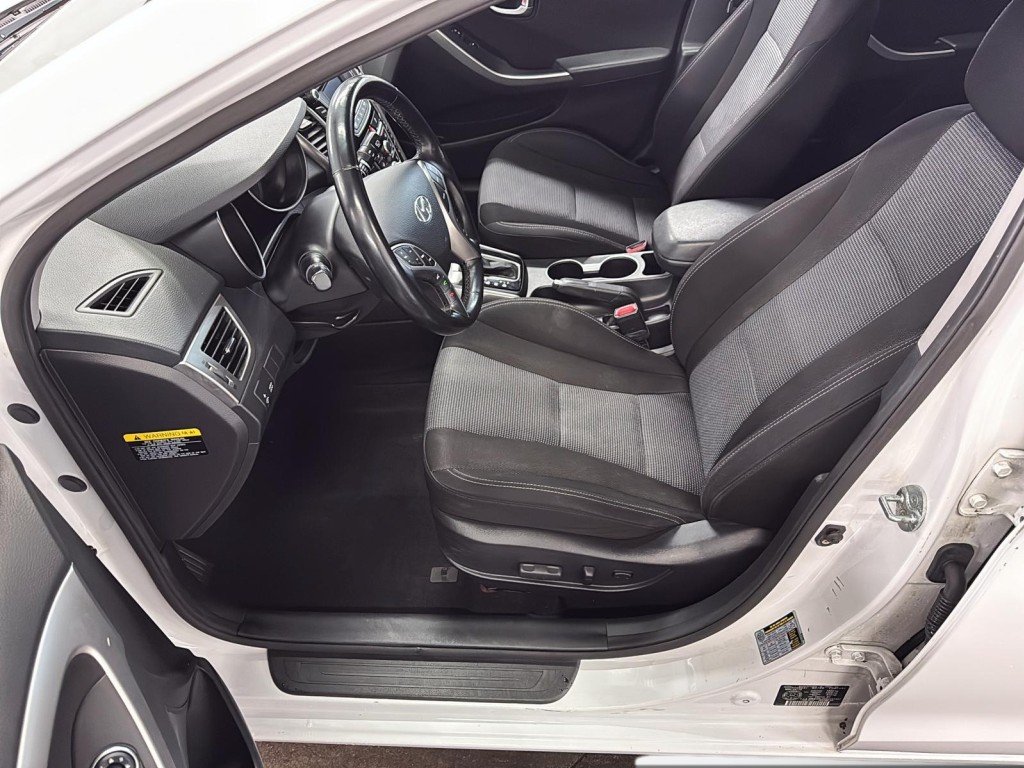 Hyundai ELANTRA GT  2014 à Saint-Hyacinthe, Québec - 9 - w1024h768px