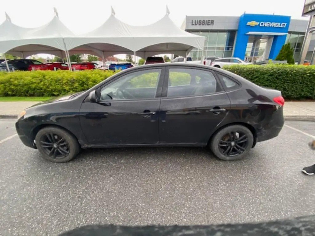 2010 Hyundai Elantra in Saint-Hyacinthe, Quebec - 2 - w1024h768px