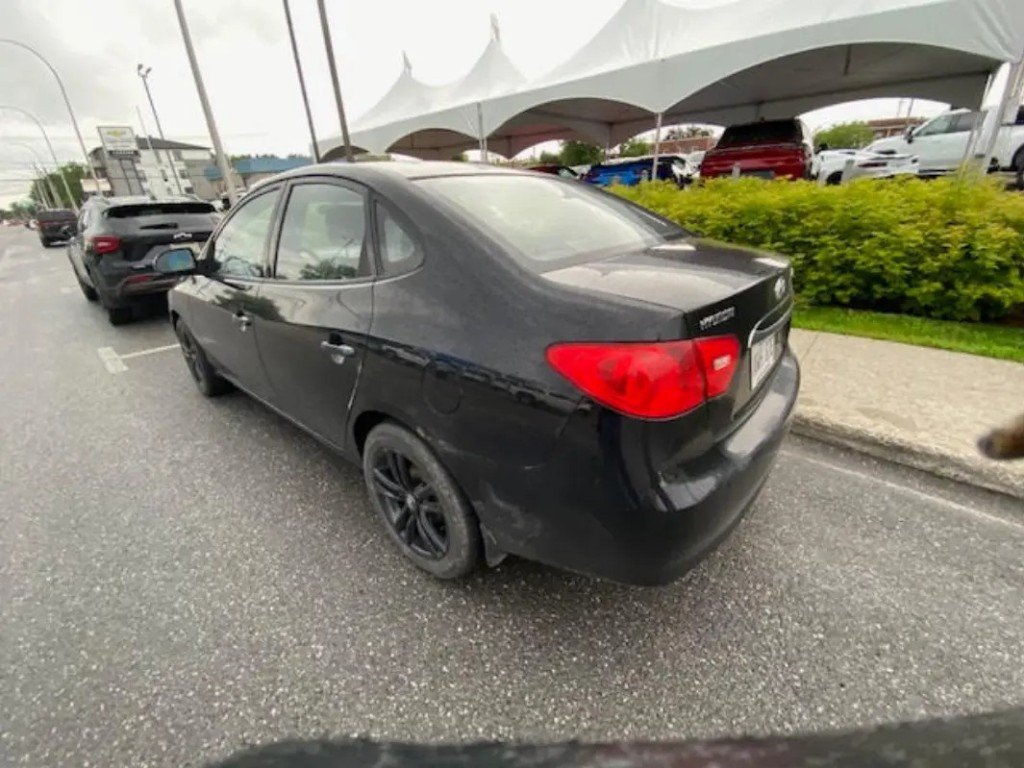 2010 Hyundai Elantra in Saint-Hyacinthe, Quebec - 3 - w1024h768px