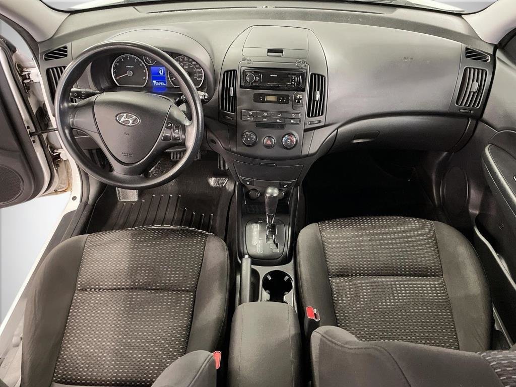 2012 Hyundai Elantra in Saint-Hyacinthe, Quebec - 9 - w1024h768px