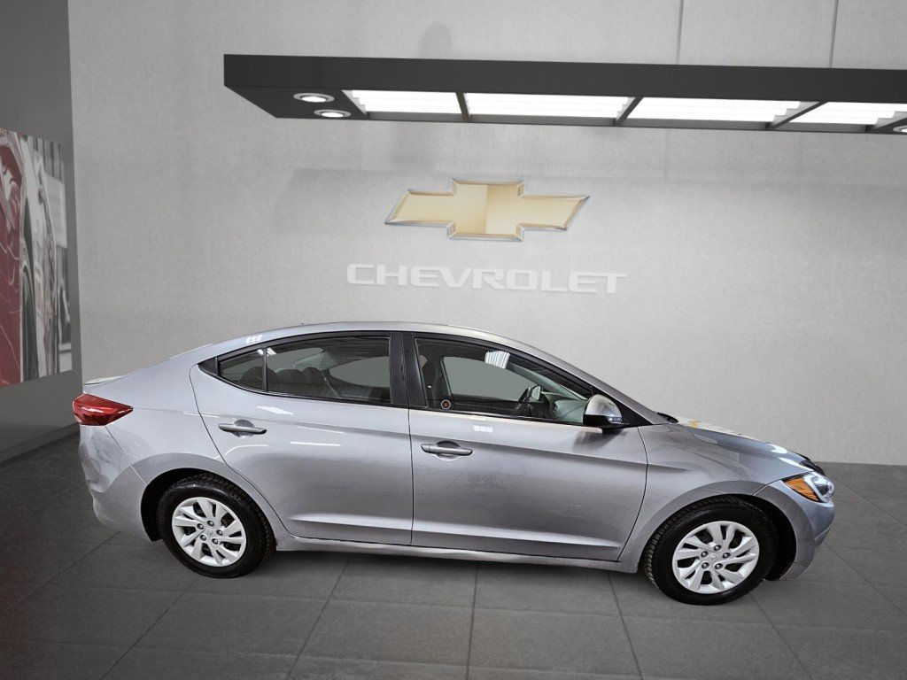 2017 Hyundai ELANTRA in Saint-Hyacinthe, Quebec - 7 - w1024h768px