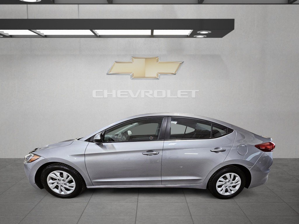 2017 Hyundai ELANTRA in Saint-Hyacinthe, Quebec - 3 - w1024h768px