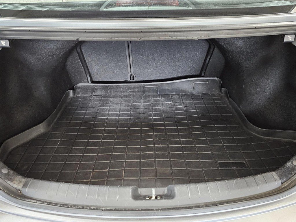 2017 Hyundai ELANTRA in Saint-Hyacinthe, Quebec - 18 - w1024h768px