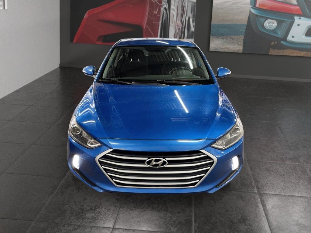 Hyundai Elantra  2018 à Saint-Hyacinthe, Québec - 2 - w1024h768px