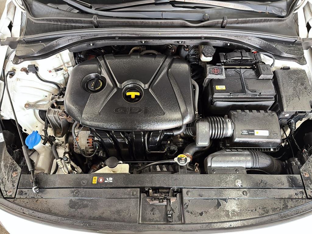 2019 Hyundai Elantra in Saint-Hyacinthe, Quebec - 8 - w1024h768px