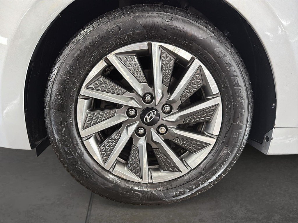 2020 Hyundai Ioniq in Saint-Hyacinthe, Quebec - 7 - w1024h768px