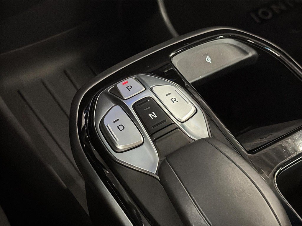 2020 Hyundai Ioniq in Saint-Hyacinthe, Quebec - 15 - w1024h768px