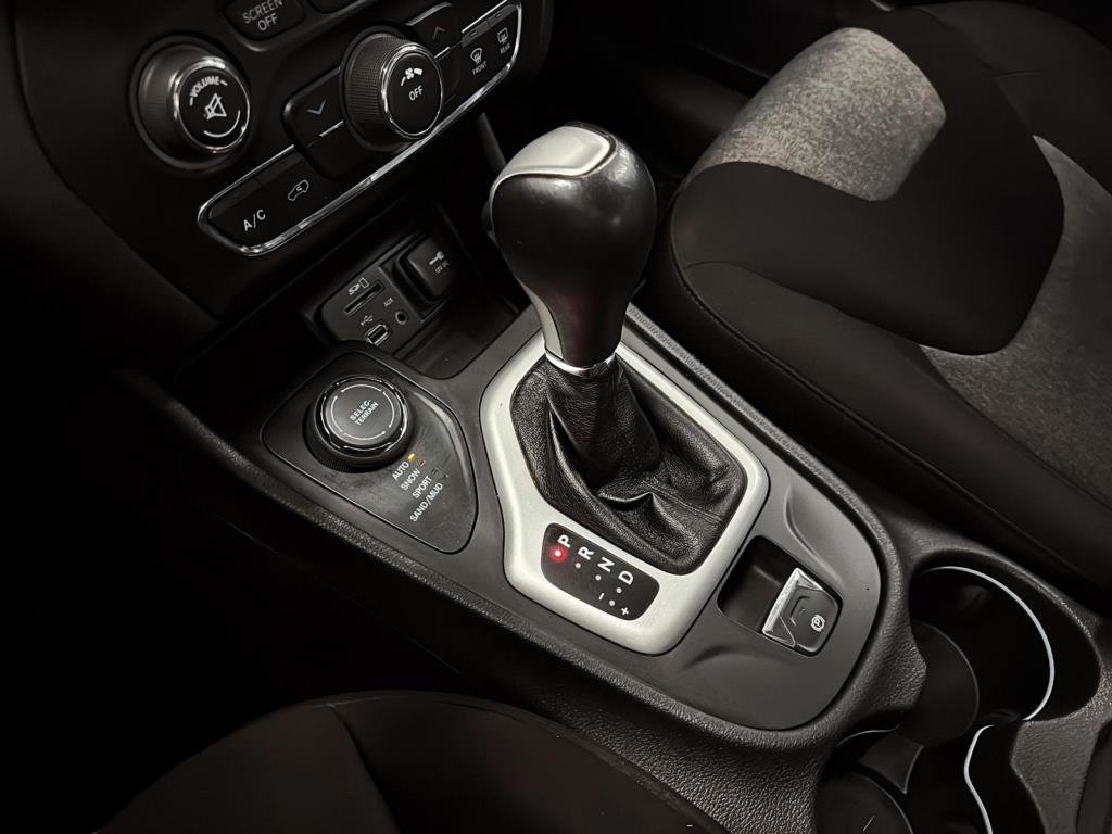 Jeep Cherokee  2014 à Saint-Hyacinthe, Québec - 15 - w1024h768px