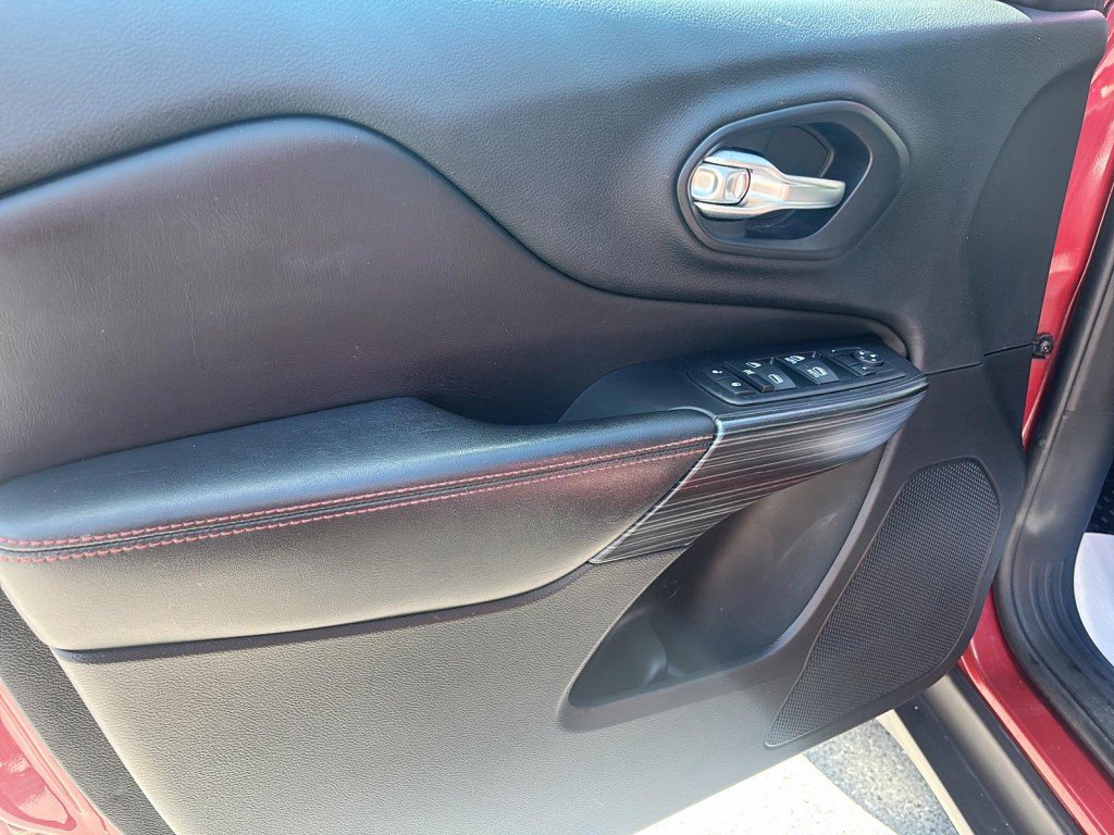2014 Jeep CHEROKEE in Saint-Hyacinthe, Quebec - 10 - w1024h768px