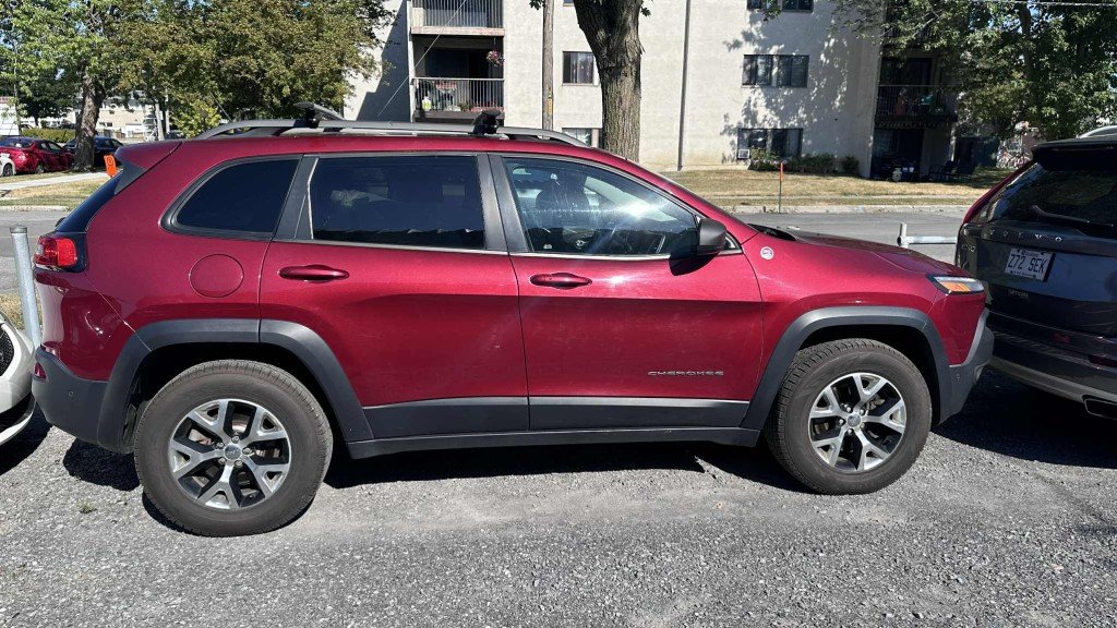2014 Jeep Cherokee in Saint-Hyacinthe, Quebec - 5 - w1024h768px