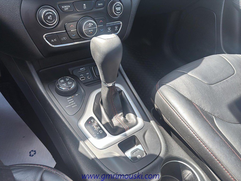 2014 Jeep CHEROKEE in Saint-Hyacinthe, Quebec - 14 - w1024h768px