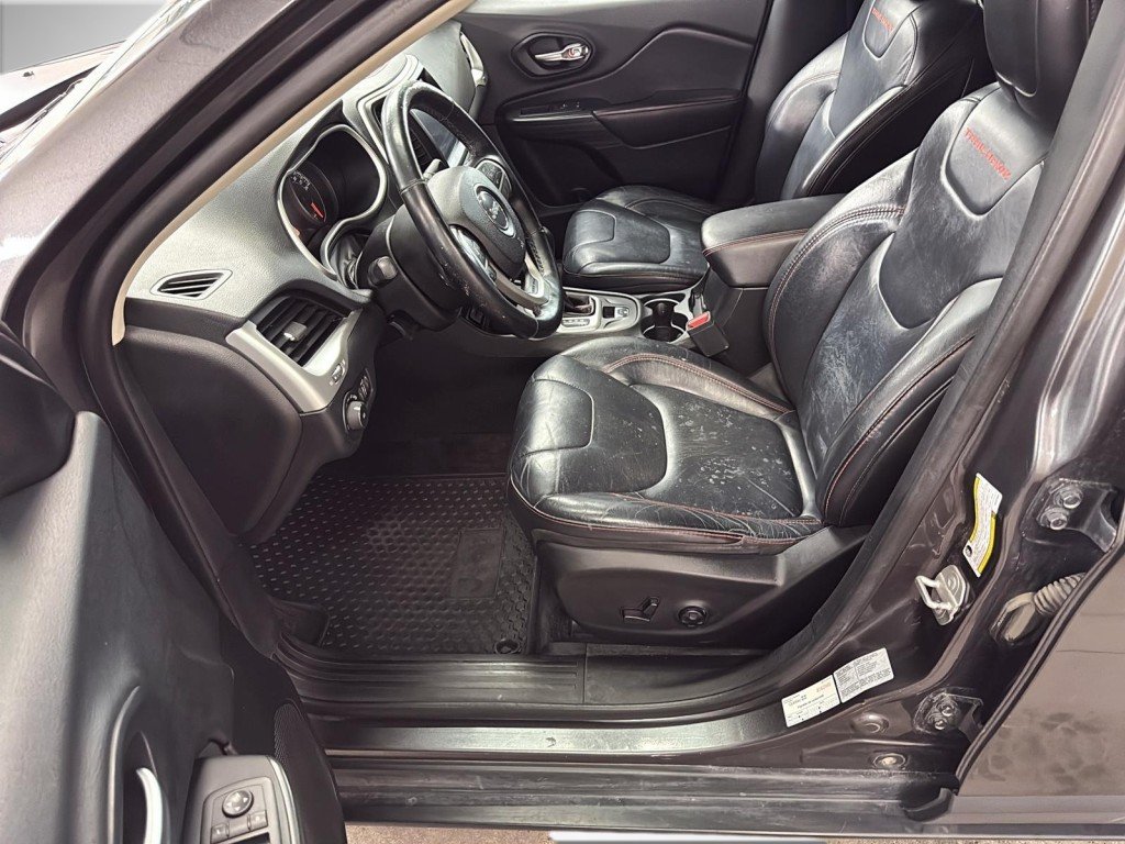 Jeep CHEROKEE  2016 à Saint-Hyacinthe, Québec - 8 - w1024h768px