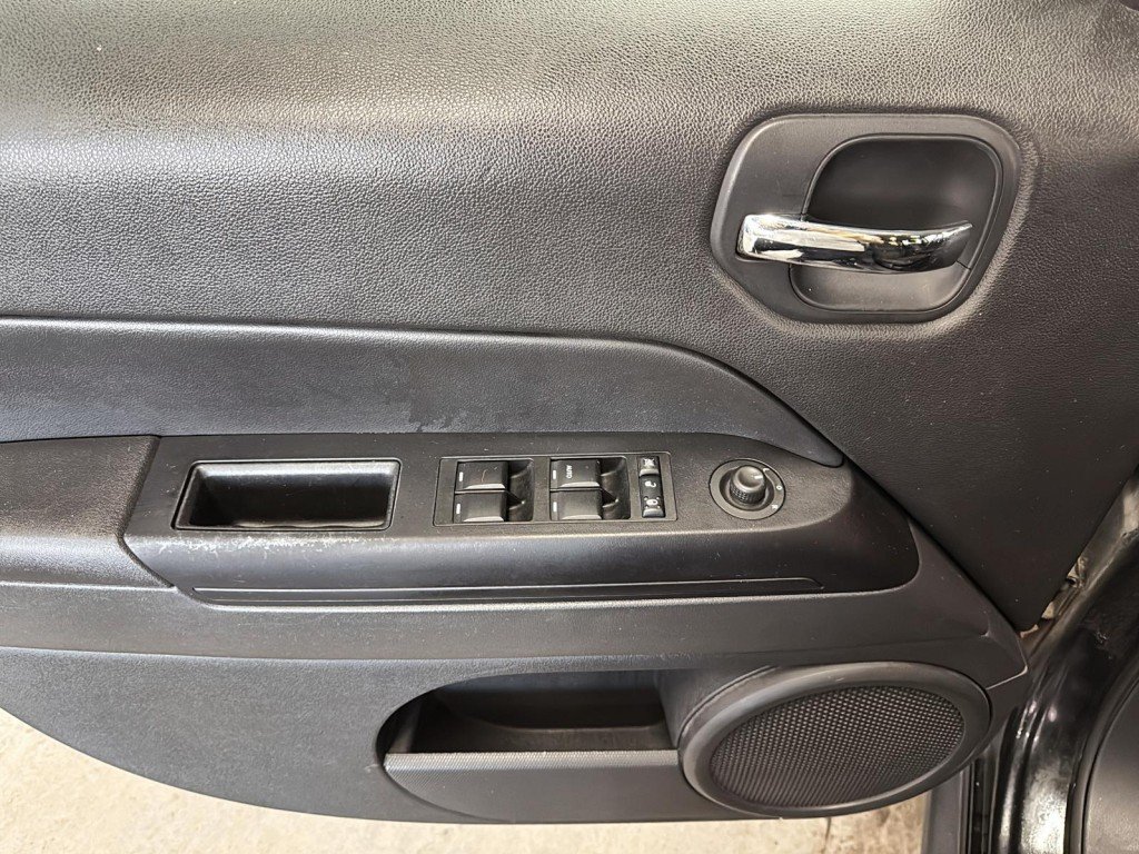 Jeep Patriot  2011 à Saint-Hyacinthe, Québec - 8 - w1024h768px