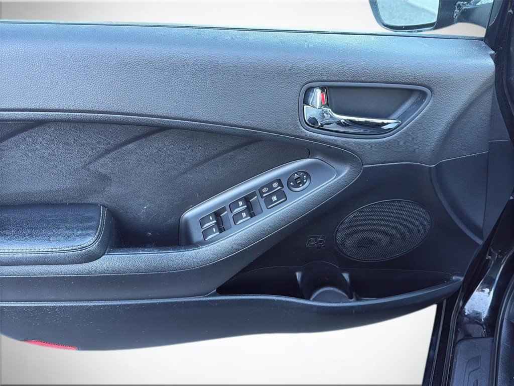 Kia FORTE  2016 à Saint-Hyacinthe, Québec - 11 - w1024h768px