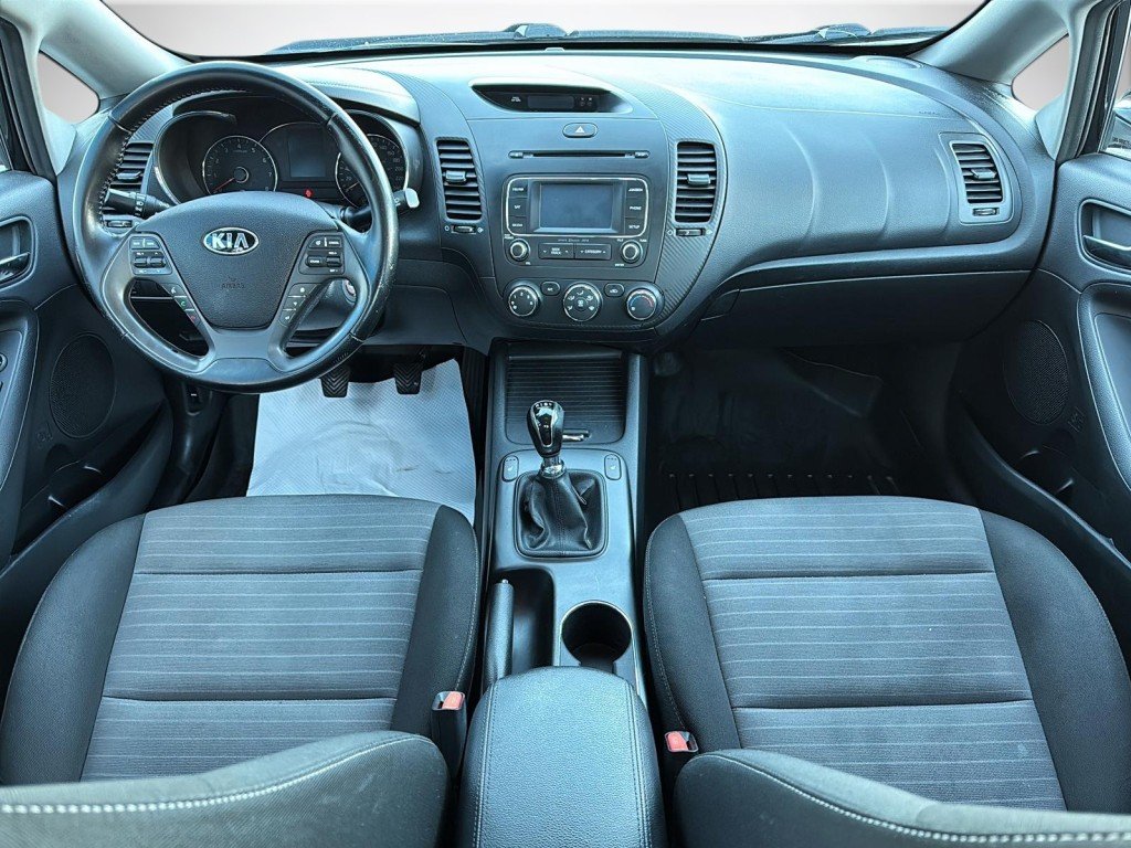 Kia FORTE  2016 à Saint-Hyacinthe, Québec - 10 - w1024h768px