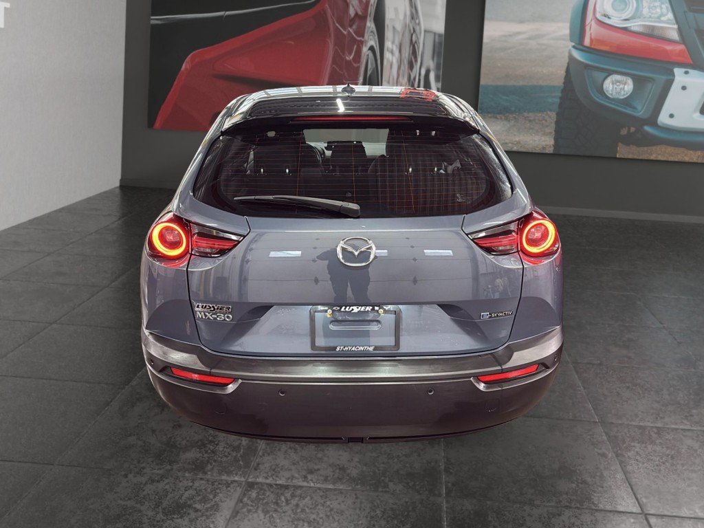 2022 Mazda MX-30 in Saint-Hyacinthe, Quebec - 3 - w1024h768px