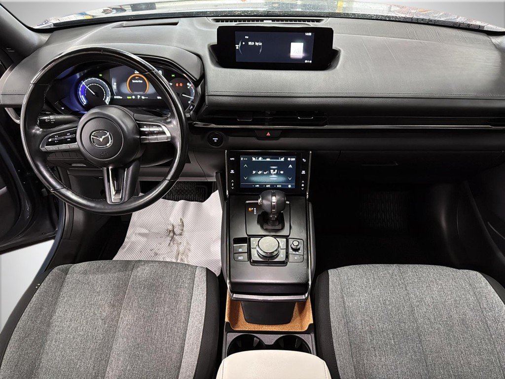 2022 Mazda MX-30 in Saint-Hyacinthe, Quebec - 10 - w1024h768px