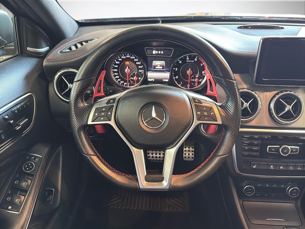 Mercedes GLA45  2015 à Saint-Hyacinthe, Québec - 12 - w1024h768px