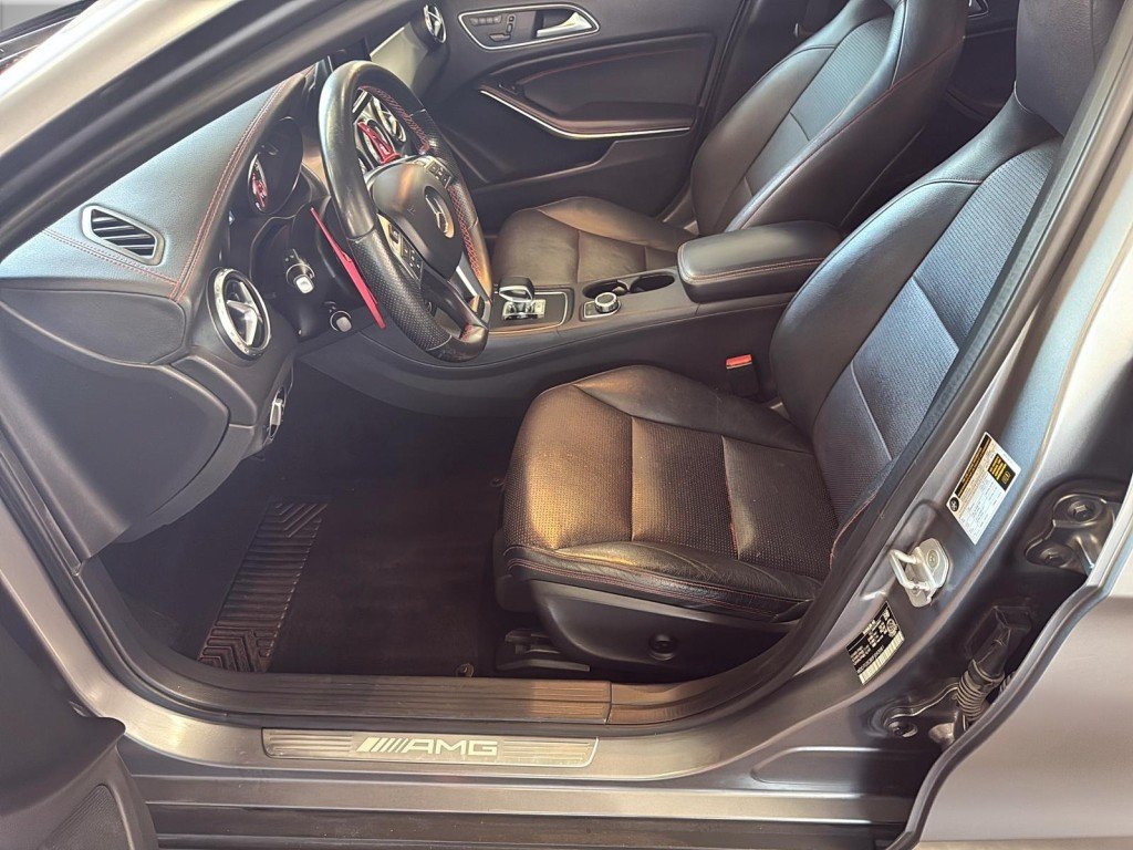 Mercedes GLA45  2015 à Saint-Hyacinthe, Québec - 9 - w1024h768px