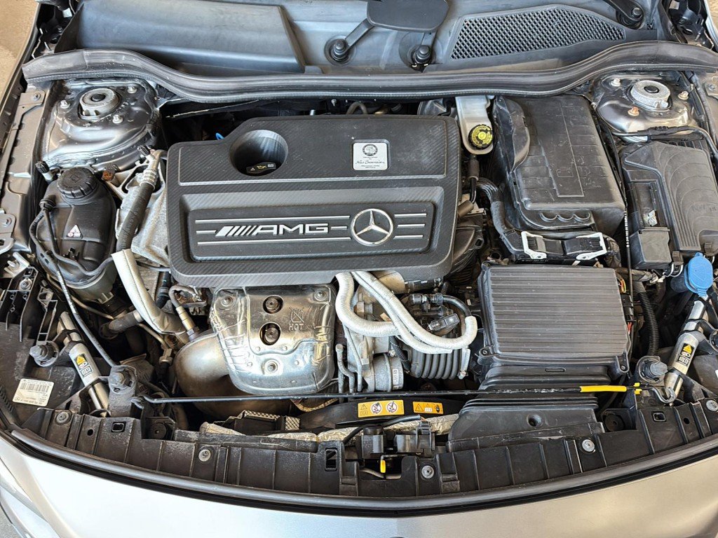 Mercedes GLA45  2015 à Saint-Hyacinthe, Québec - 8 - w1024h768px