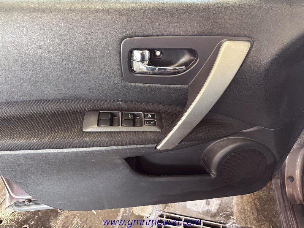 Nissan Rogue  2010 à Saint-Hyacinthe, Québec - 10 - w1024h768px