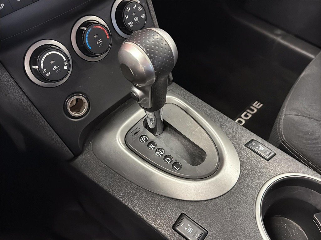 2010 Nissan Rogue in Saint-Hyacinthe, Quebec - 14 - w1024h768px