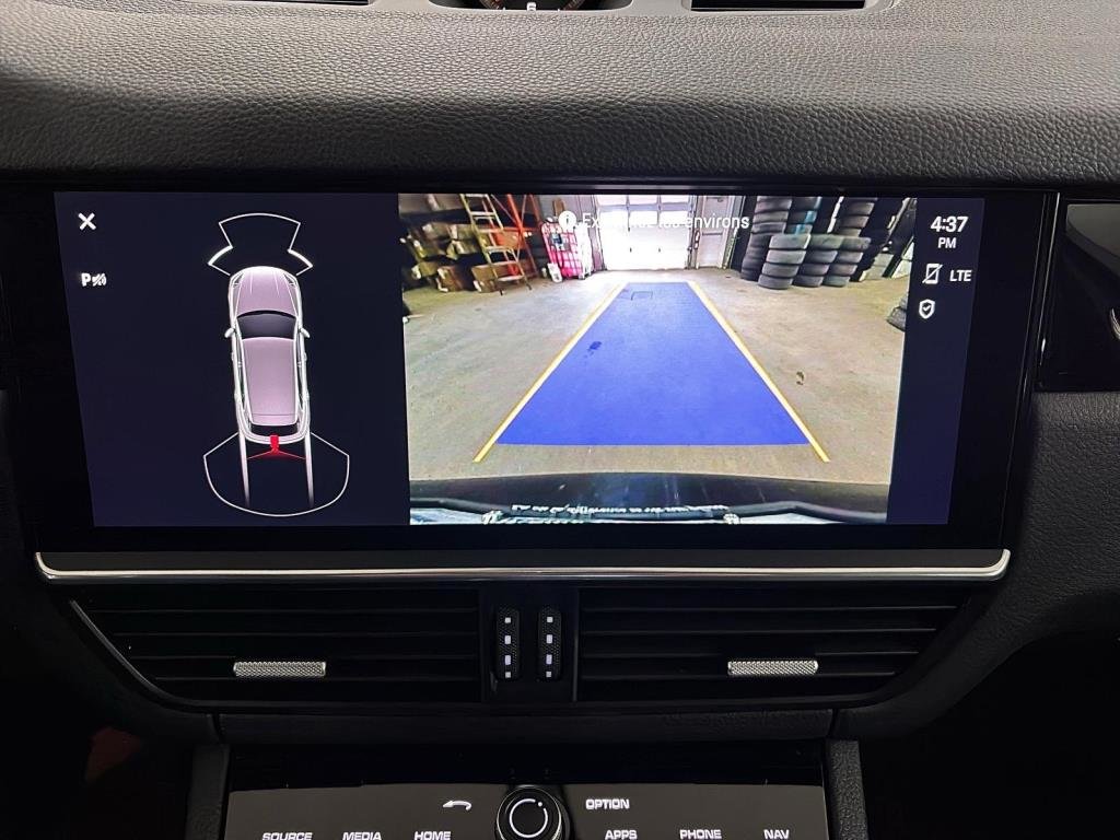 2022 Porsche Cayenne in Saint-Hyacinthe, Quebec - 16 - w1024h768px