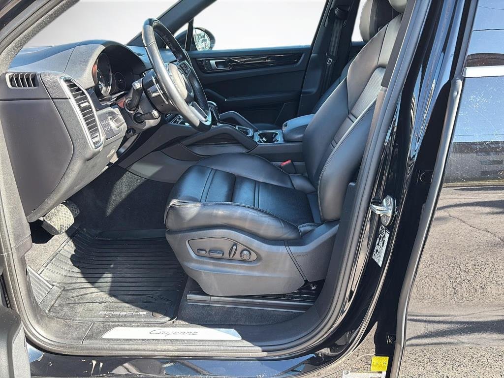 2022 Porsche Cayenne in Saint-Hyacinthe, Quebec - 8 - w1024h768px