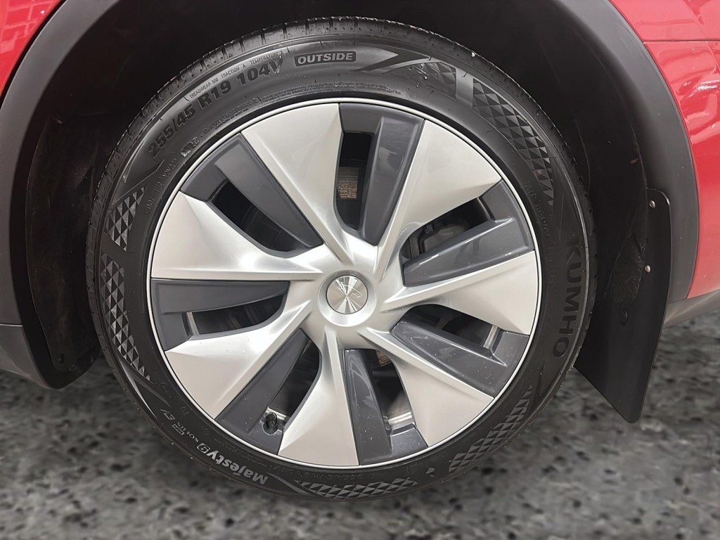2023 Tesla MODEL Y in Saint-Hyacinthe, Quebec - 7 - w1024h768px