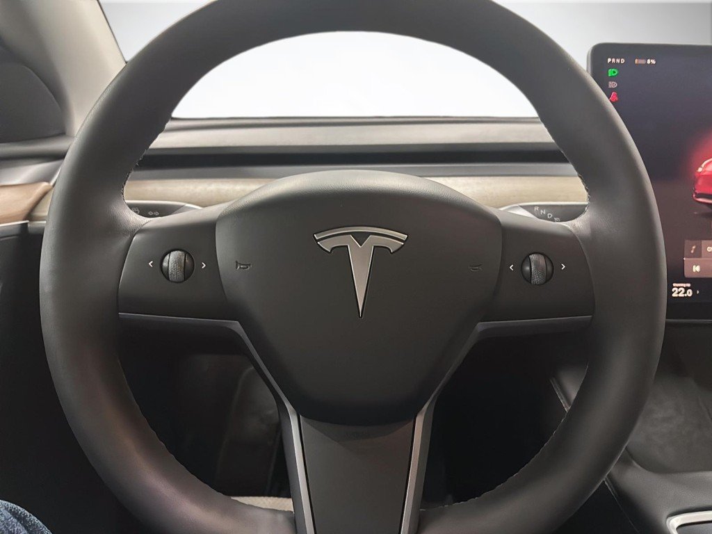 2023 Tesla MODEL Y in Saint-Hyacinthe, Quebec - 11 - w1024h768px