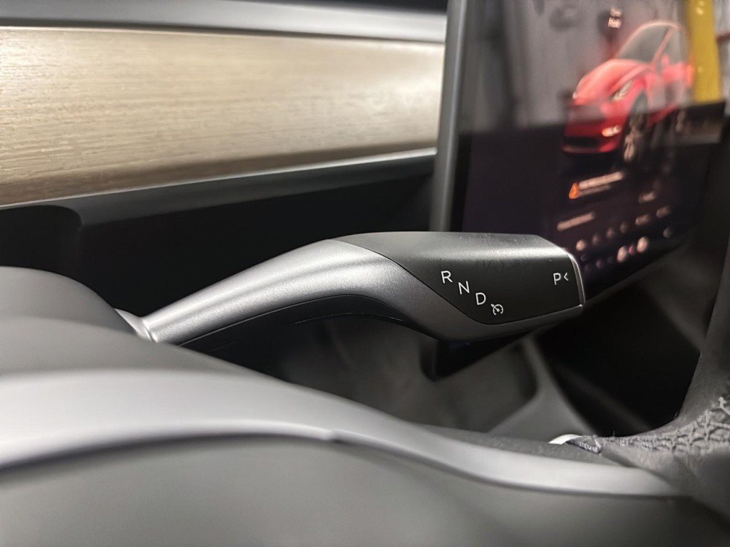 2023 Tesla MODEL Y in Saint-Hyacinthe, Quebec - 14 - w1024h768px