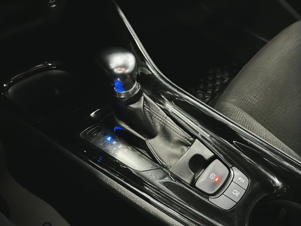 Toyota C-HR  2019 à Saint-Hyacinthe, Québec - 14 - w1024h768px