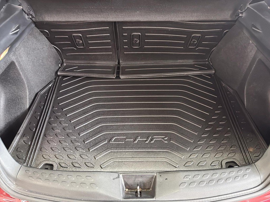 Toyota C-HR  2019 à Saint-Hyacinthe, Québec - 6 - w1024h768px