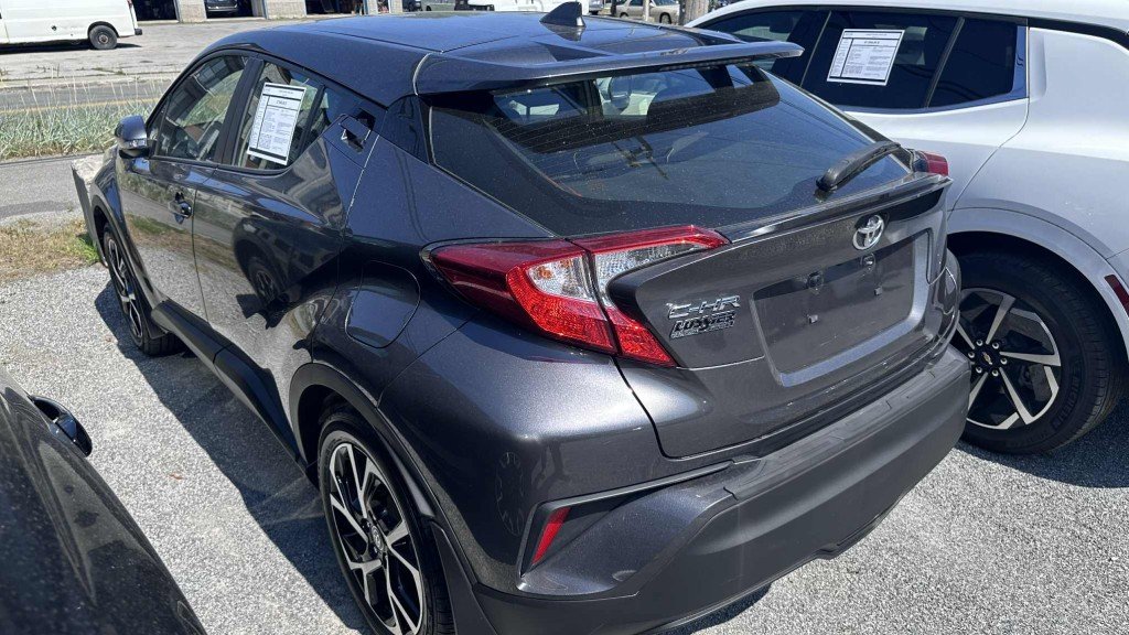 Toyota C-HR  2020 à Saint-Hyacinthe, Québec - 2 - w1024h768px