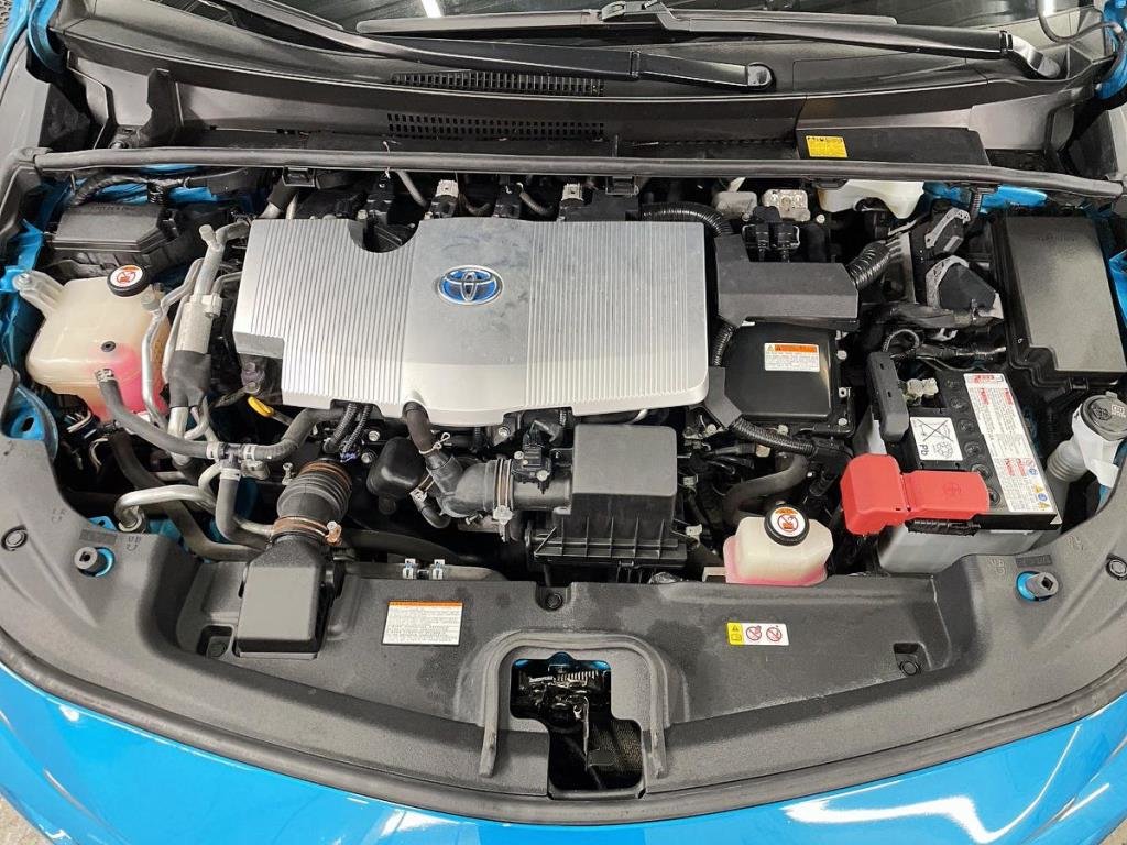 2018 Toyota Prius in Saint-Hyacinthe, Quebec - 8 - w1024h768px