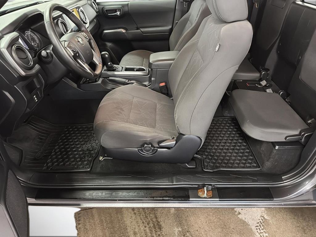 Toyota Tacoma  2017 à Saint-Hyacinthe, Québec - 9 - w1024h768px