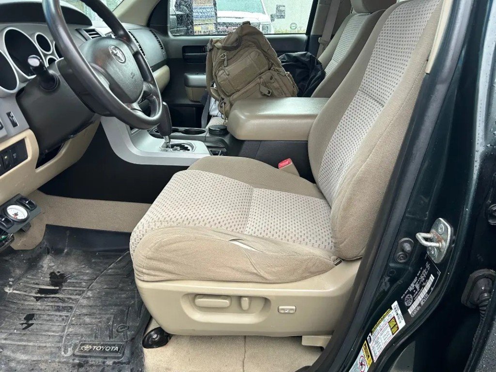 2008 Toyota TUNDRA in Saint-Hyacinthe, Quebec - 6 - w1024h768px