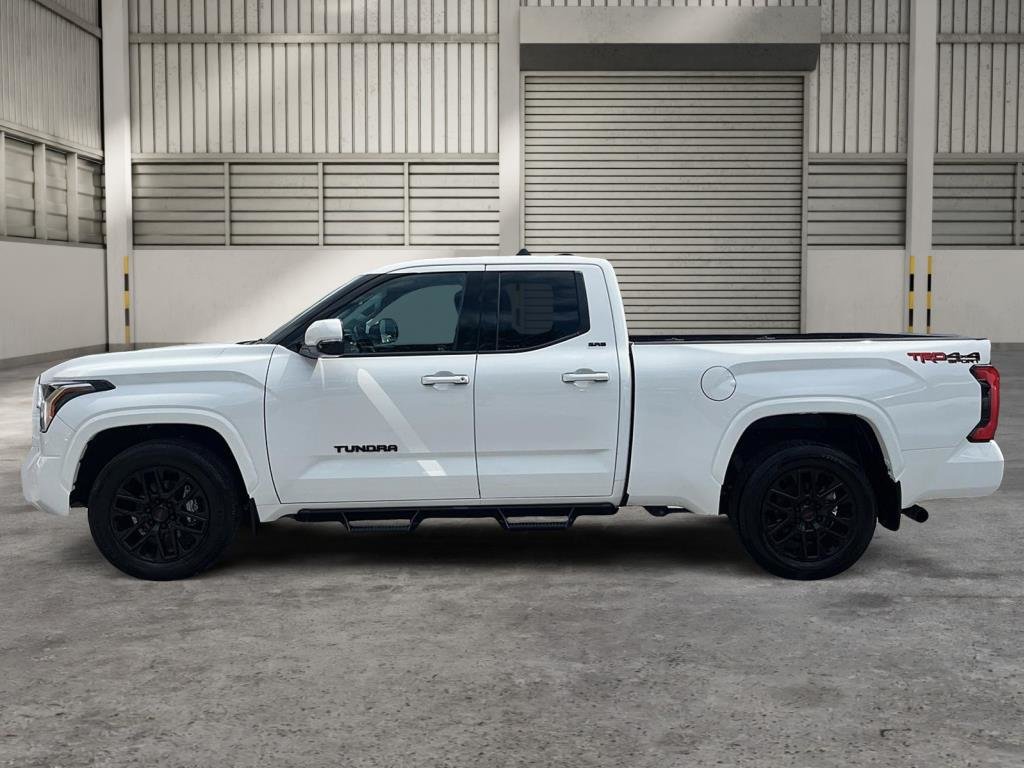 2022 Toyota Tundra in Saint-Hyacinthe, Quebec - 6 - w1024h768px