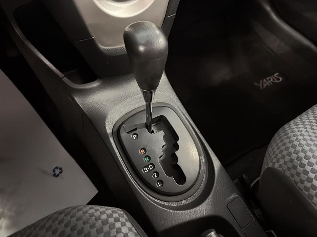 2008 Toyota Yaris in Saint-Hyacinthe, Quebec - 13 - w1024h768px