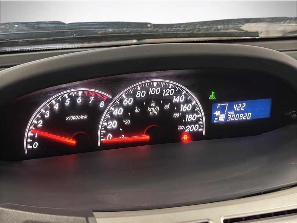 2008 Toyota YARIS in Saint-Hyacinthe, Quebec - 12 - w1024h768px