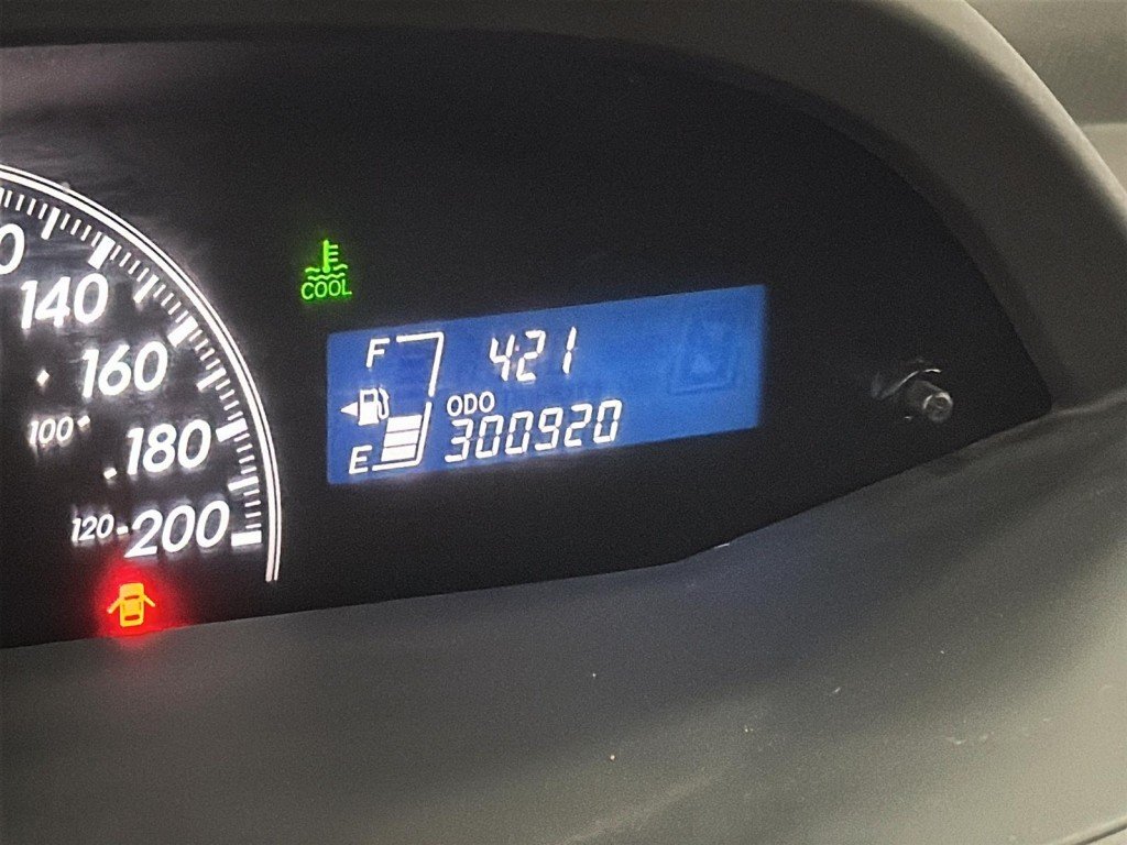 2008 Toyota YARIS in Saint-Hyacinthe, Quebec - 11 - w1024h768px