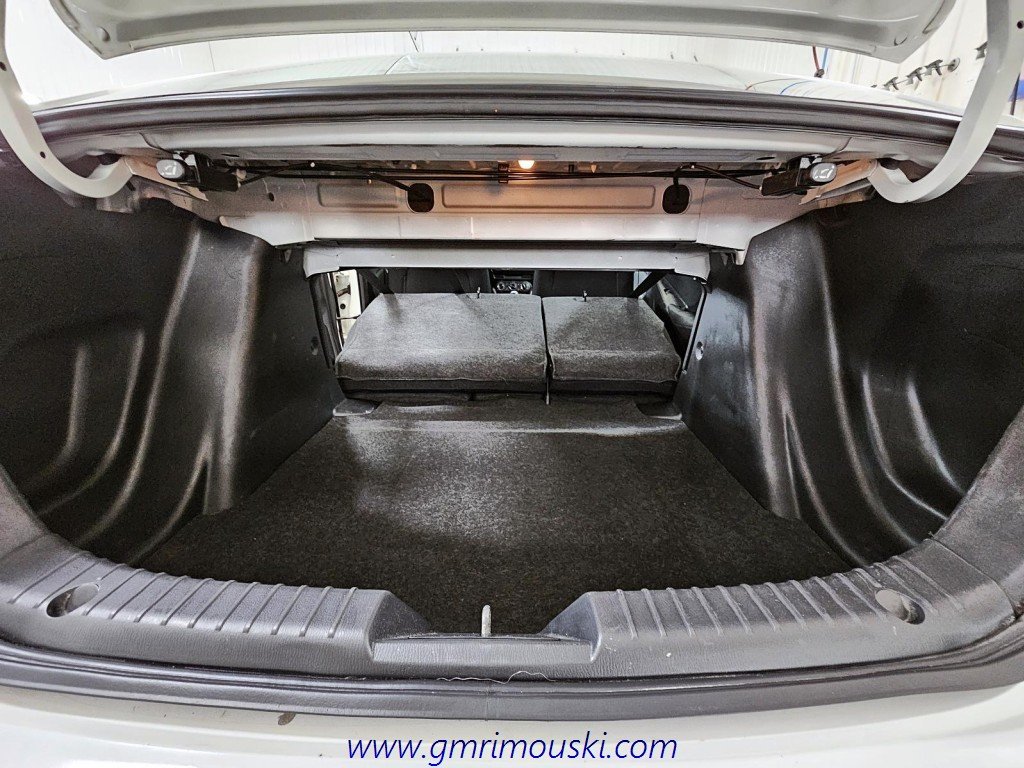 Toyota YARIS  2017 à Saint-Hyacinthe, Québec - 16 - w1024h768px