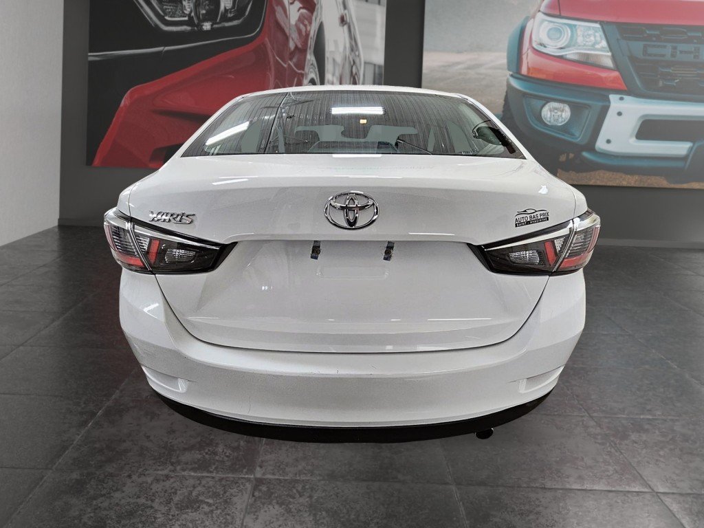 Toyota YARIS  2017 à Saint-Hyacinthe, Québec - 5 - w1024h768px
