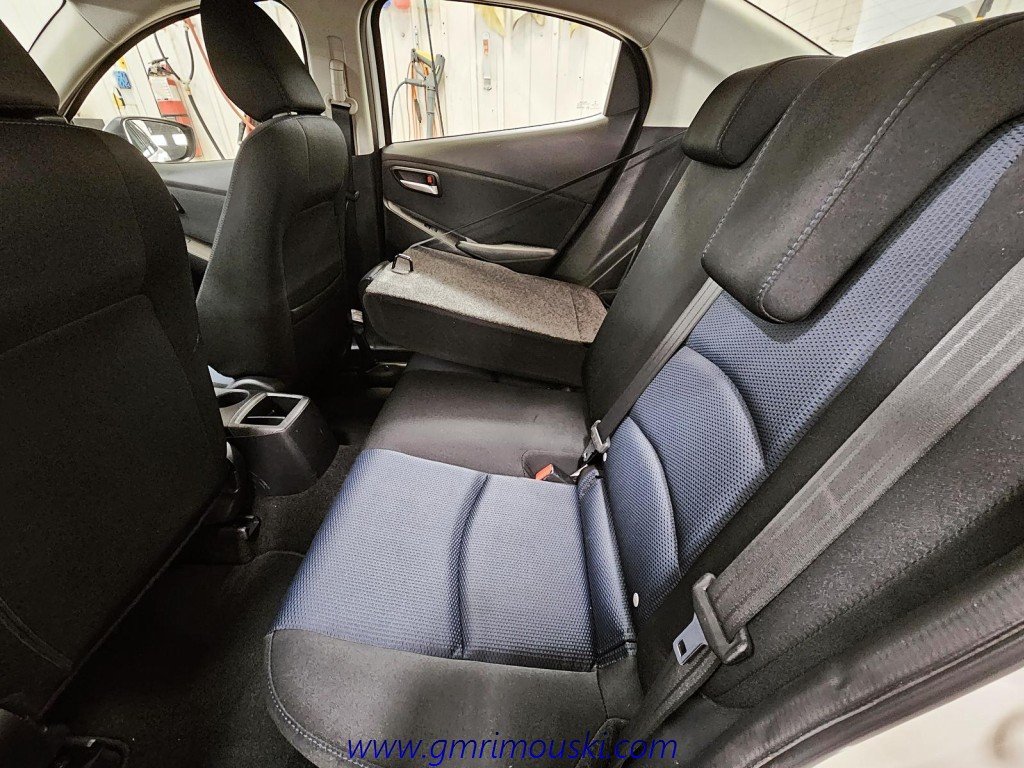 Toyota YARIS  2017 à Saint-Hyacinthe, Québec - 15 - w1024h768px