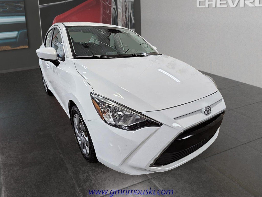 Toyota YARIS  2017 à Saint-Hyacinthe, Québec - 6 - w1024h768px