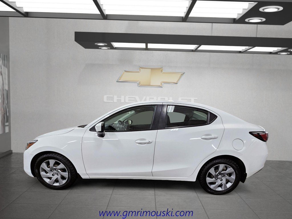 Toyota YARIS  2017 à Saint-Hyacinthe, Québec - 3 - w1024h768px