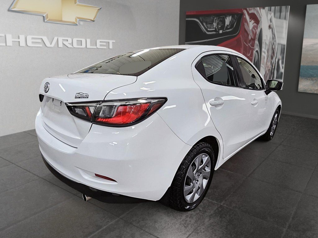 Toyota YARIS  2017 à Saint-Hyacinthe, Québec - 8 - w1024h768px