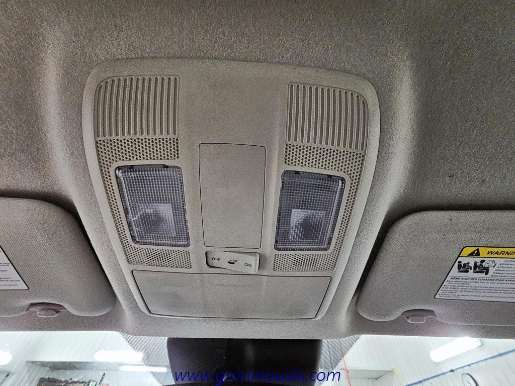 Toyota YARIS  2017 à Saint-Hyacinthe, Québec - 12 - w1024h768px