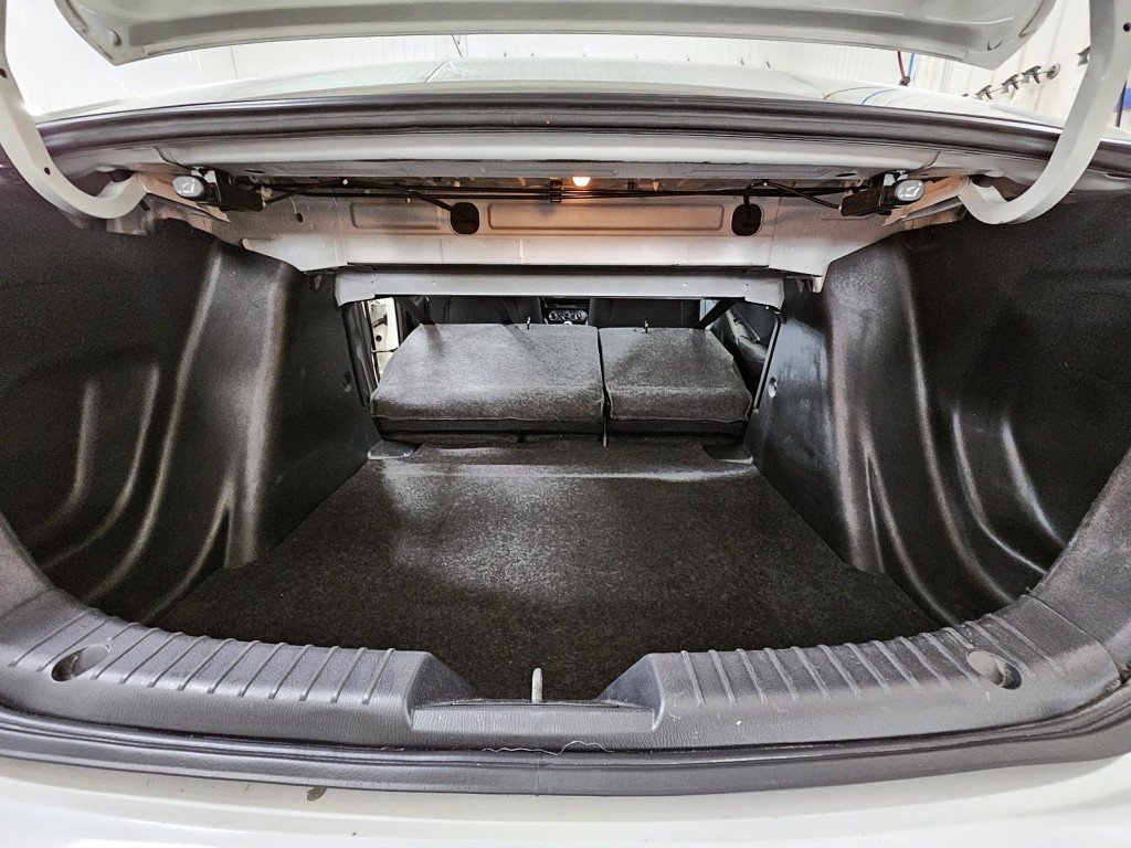 Toyota YARIS  2017 à Saint-Hyacinthe, Québec - 16 - w1024h768px